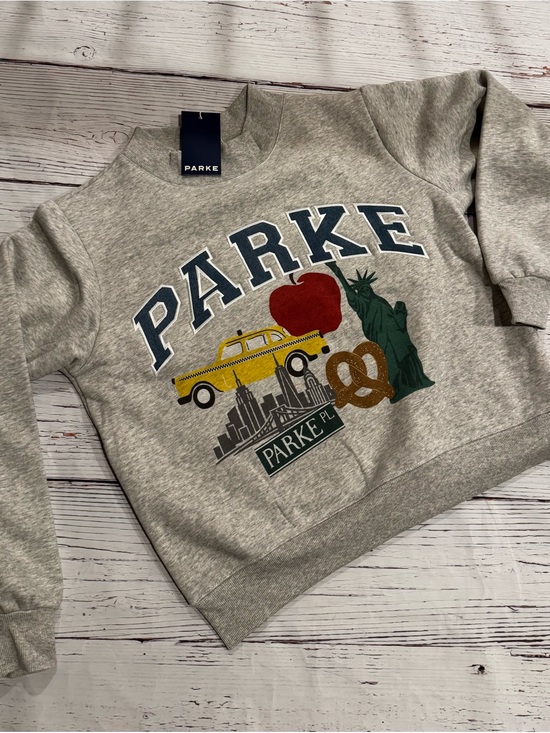 Parke Tops - Parke Gray Graphic Crewneck Sweatshirt with Multicolor NYC Motif